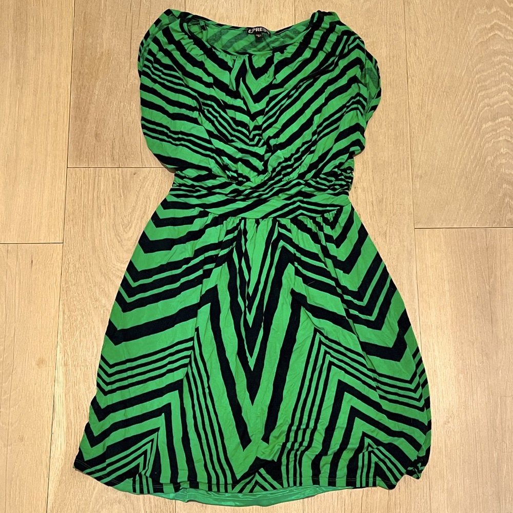 Women’s Express Black & Green Dress Size S Small!